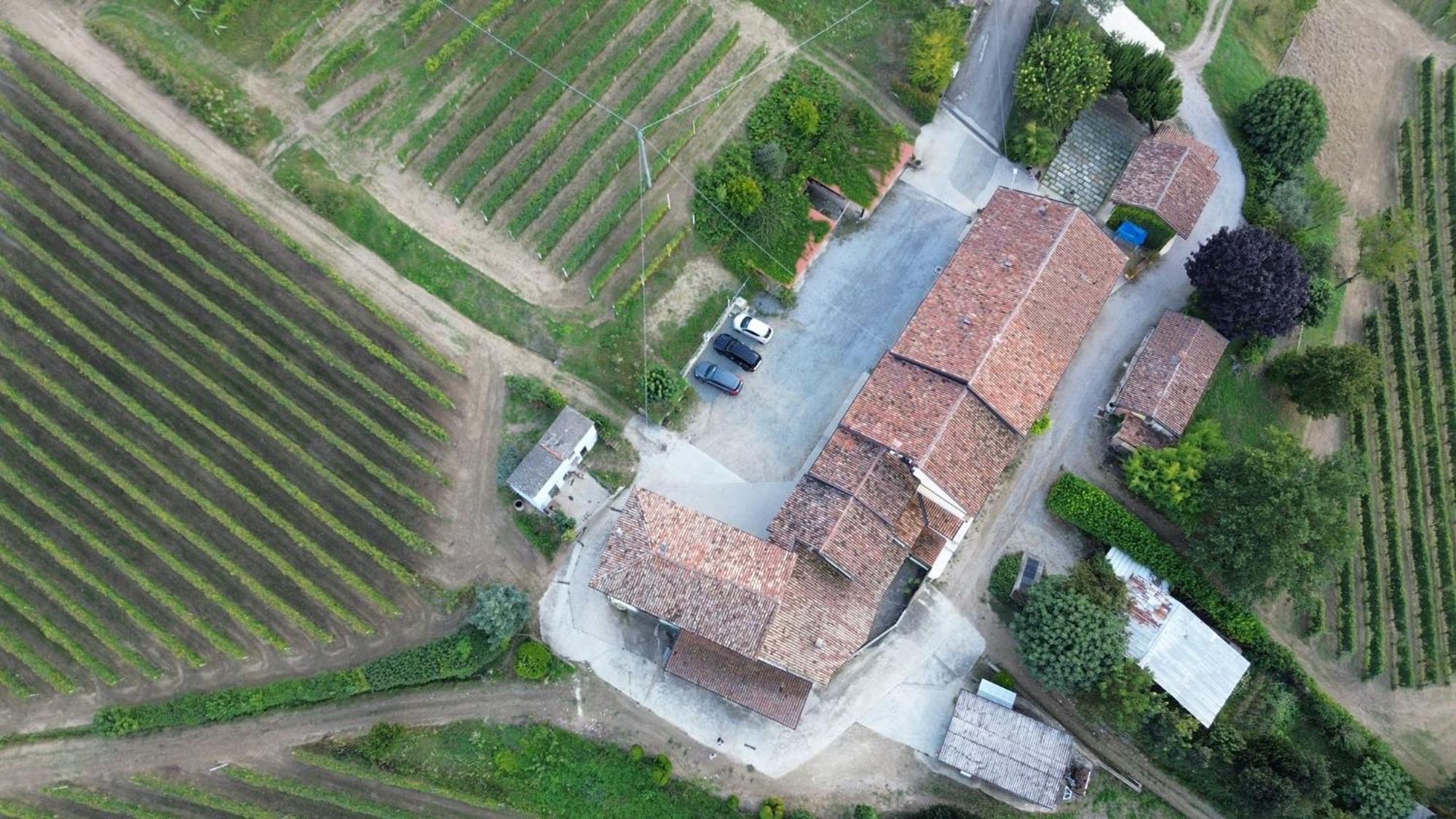 Ca Trifolera Barbaresco - Romantico Cascinale Con Antica Cantina Nel Cuore Delle Langhe - Degustazione Vini Nella Nostra Cantina Экстерьер фото